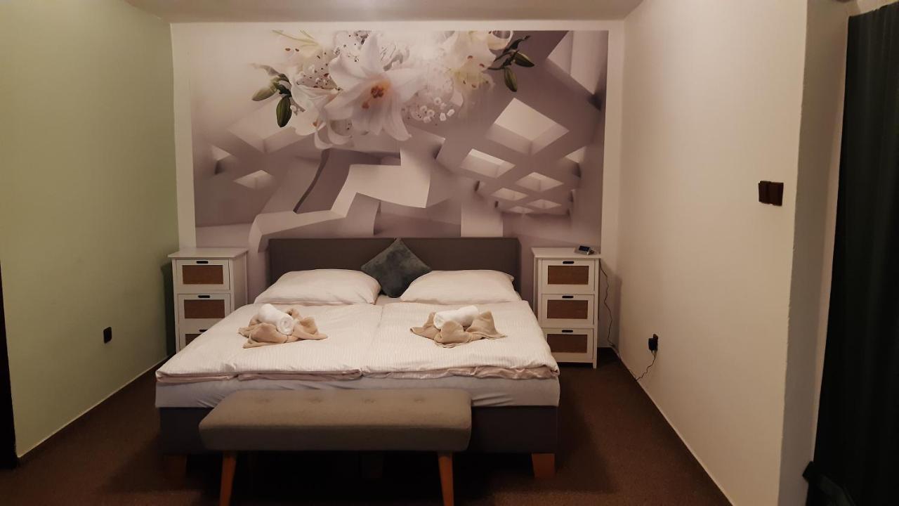 Budha Apartma Jirikov  المظهر الخارجي الصورة