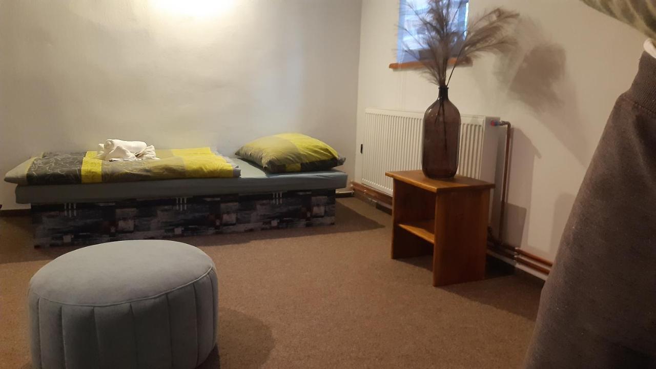 Budha Apartma Jirikov  المظهر الخارجي الصورة